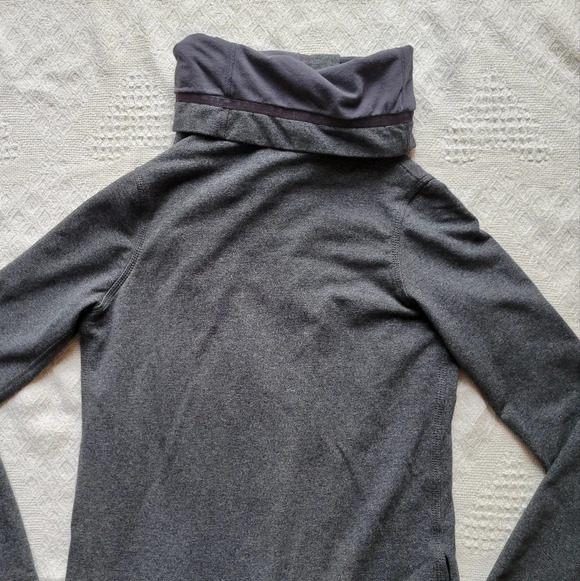 Lululemon Savasana Wrap cardigan snap button jacket dark grey  size 4 - Picture 4 of 11